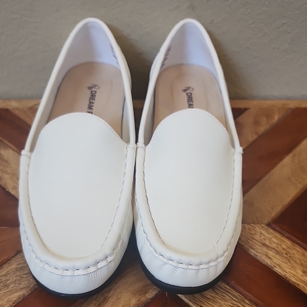 Dream Pairs Women's Classic Cream Loafers